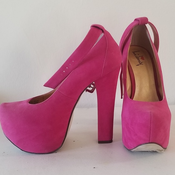 Pumps with Sassyness - Picture 2 of 4